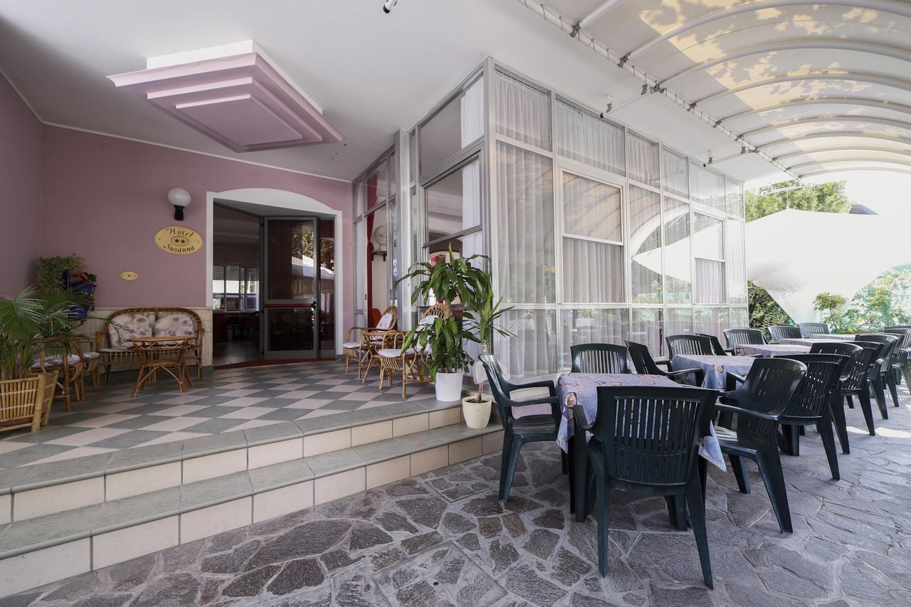 Hotel Susanna Римини Экстерьер фото
